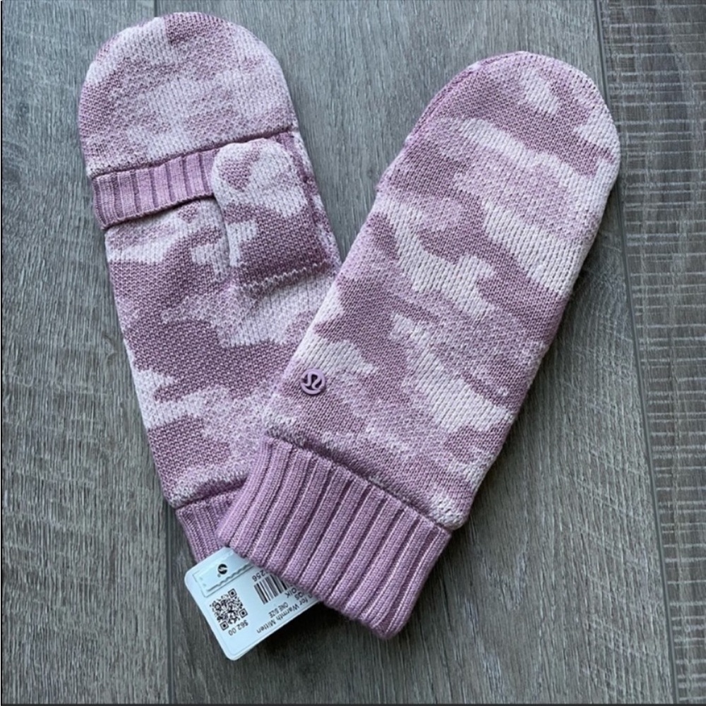 Lululemon Room for Warmth Mitten in Pink Taupe / Porcelain Pink - Picture 3 of 6